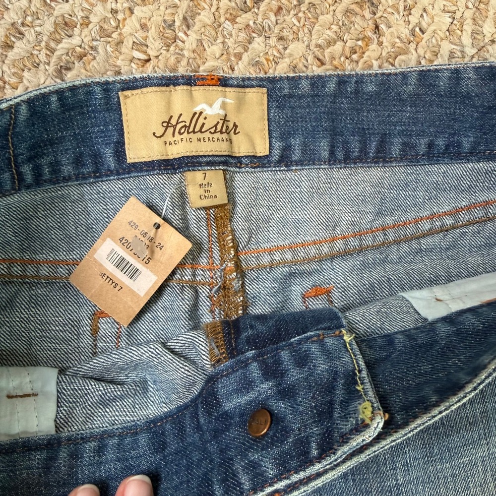 NWT Hollister Denim Mini Skirt Low Rise Distressed Frayed Y2K Blue Womens Size 7 - Picture 5 of 5